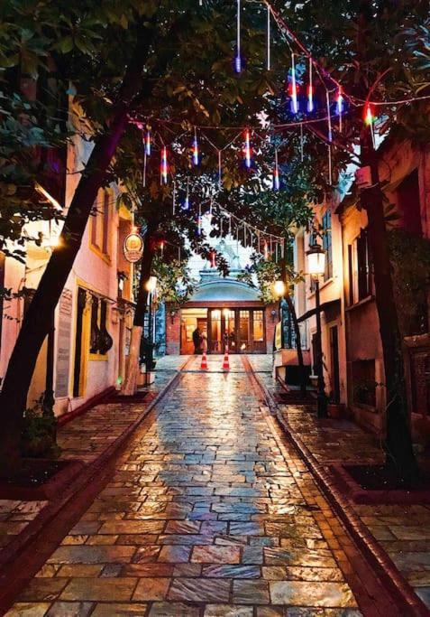 Konak, Tarihi Asansoere Yakin Tuem Apartment